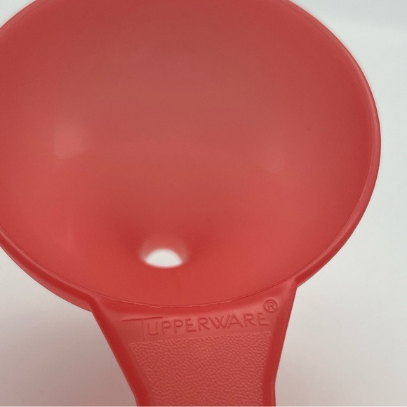 Tupperware Large Funnel Fill Oil Bottles Shakers Make Rice Mold Kiss Pink Retro - Picture 2 of 9